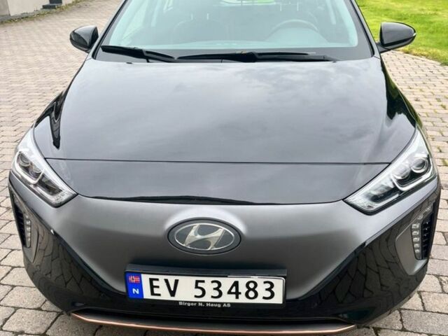 Черный Хендай Ioniq, объемом двигателя 0 л и пробегом 69 тыс. км за 12300 $, фото 1 на Automoto.ua