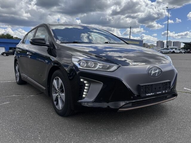 Черный Хендай Ioniq, объемом двигателя 0 л и пробегом 121 тыс. км за 12900 $, фото 1 на Automoto.ua