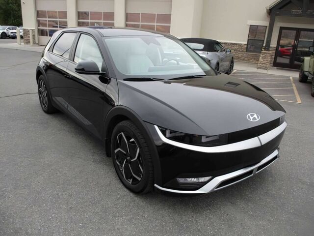 Черный Хендай Ioniq, объемом двигателя 0 л и пробегом 12 тыс. км за 15500 $, фото 1 на Automoto.ua
