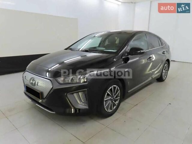 Черный Хендай Ioniq, объемом двигателя 0 л и пробегом 107 тыс. км за 15638 $, фото 1 на Automoto.ua
