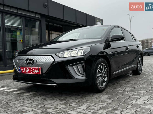 Черный Хендай Ioniq, объемом двигателя 0 л и пробегом 47 тыс. км за 16100 $, фото 1 на Automoto.ua