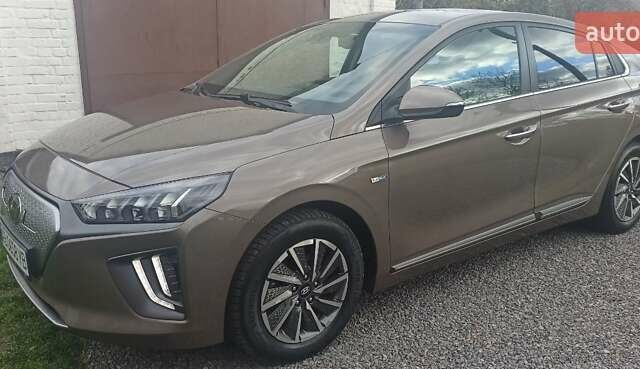 Коричневый Хендай Ioniq, объемом двигателя 0 л и пробегом 87 тыс. км за 15000 $, фото 1 на Automoto.ua