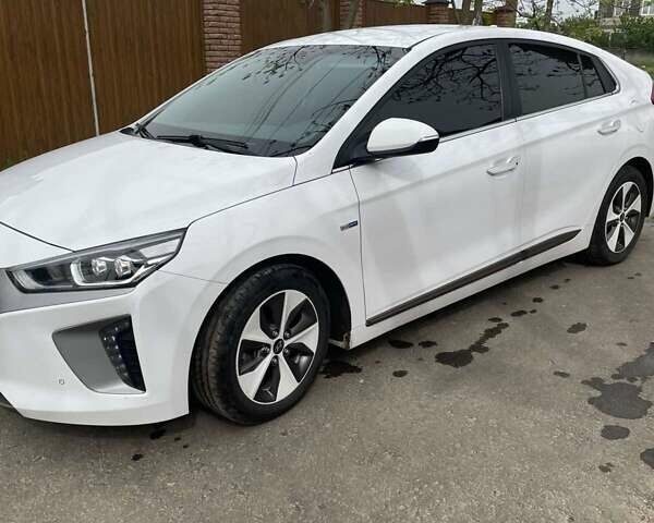 Хендай Ioniq, объемом двигателя 0 л и пробегом 105 тыс. км за 17100 $, фото 1 на Automoto.ua