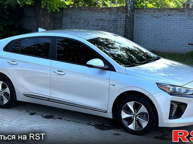 Хендай Ioniq, объемом двигателя 88 л и пробегом 160 тыс. км за 11500 $, фото 1 на Automoto.ua