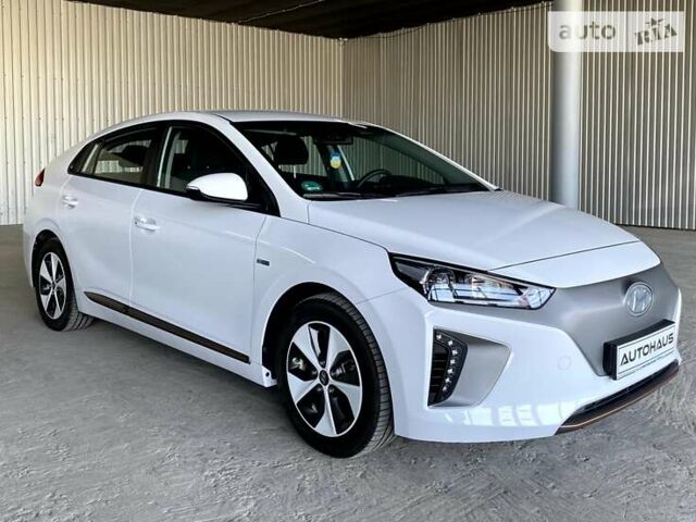 Хендай Ioniq, объемом двигателя 0 л и пробегом 12 тыс. км за 23899 $, фото 1 на Automoto.ua