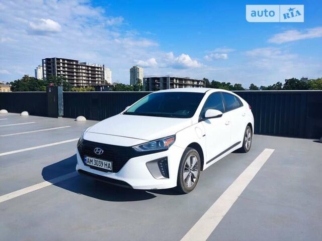 Хендай Ioniq, объемом двигателя 1.6 л и пробегом 190 тыс. км за 15300 $, фото 1 на Automoto.ua