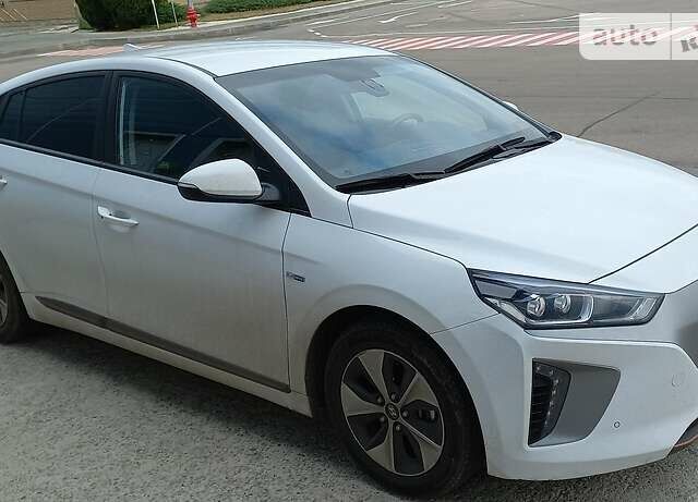 Хендай Ioniq, объемом двигателя 0 л и пробегом 66 тыс. км за 18435 $, фото 1 на Automoto.ua