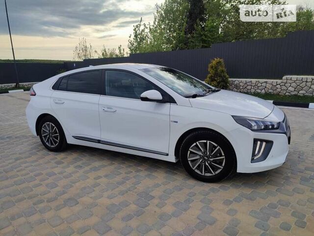 Хендай Ioniq, об'ємом двигуна 0 л та пробігом 130 тис. км за 19400 $, фото 1 на Automoto.ua