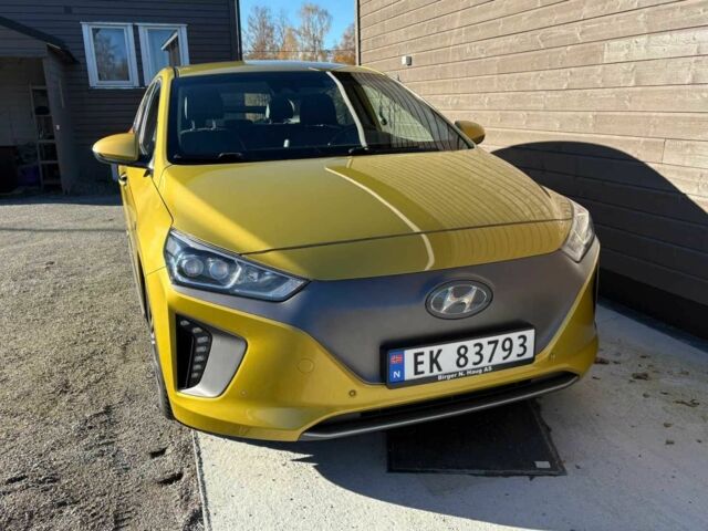 Жовтий Хендай Ioniq, об'ємом двигуна 0 л та пробігом 110 тис. км за 11008 $, фото 1 на Automoto.ua