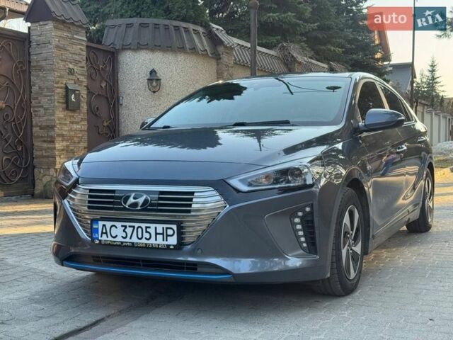Серый Хендай Ioniq, объемом двигателя 1.58 л и пробегом 218 тыс. км за 13690 $, фото 1 на Automoto.ua
