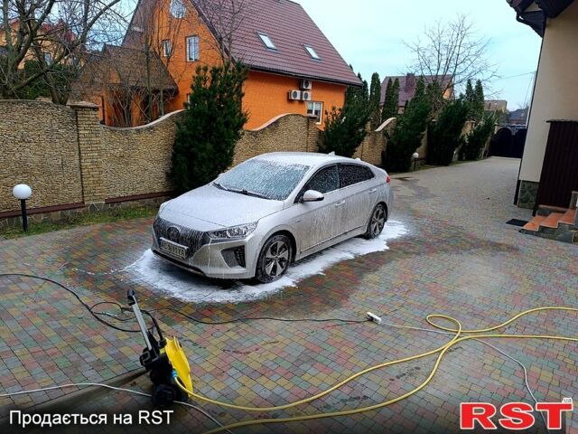 Серый Хендай Ioniq, объемом двигателя 0 л и пробегом 100 тыс. км за 14200 $, фото 1 на Automoto.ua