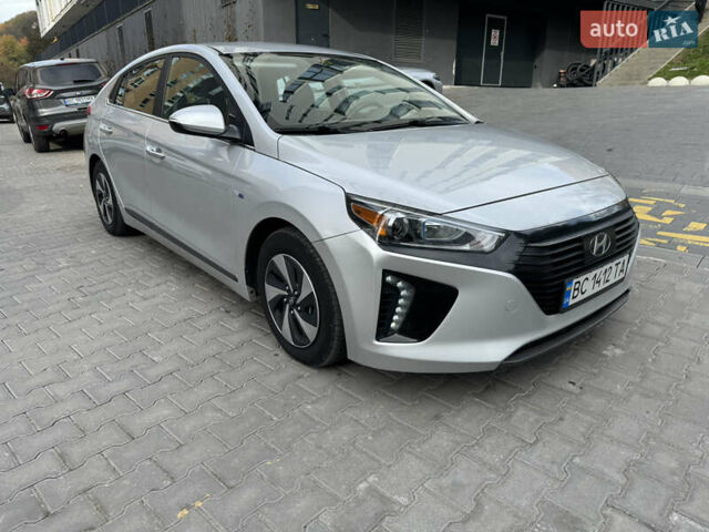 Серый Хендай Ioniq, объемом двигателя 1.58 л и пробегом 120 тыс. км за 15900 $, фото 1 на Automoto.ua
