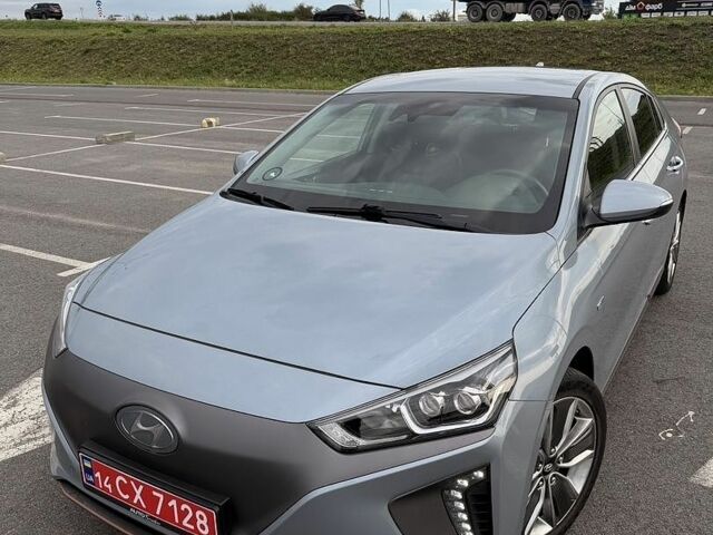 Серый Хендай Ioniq, объемом двигателя 0 л и пробегом 74 тыс. км за 13200 $, фото 1 на Automoto.ua