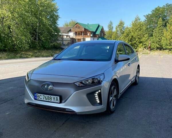 Серый Хендай Ioniq, объемом двигателя 0 л и пробегом 132 тыс. км за 12500 $, фото 1 на Automoto.ua