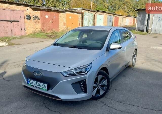 Серый Хендай Ioniq, объемом двигателя 0 л и пробегом 111 тыс. км за 14800 $, фото 1 на Automoto.ua