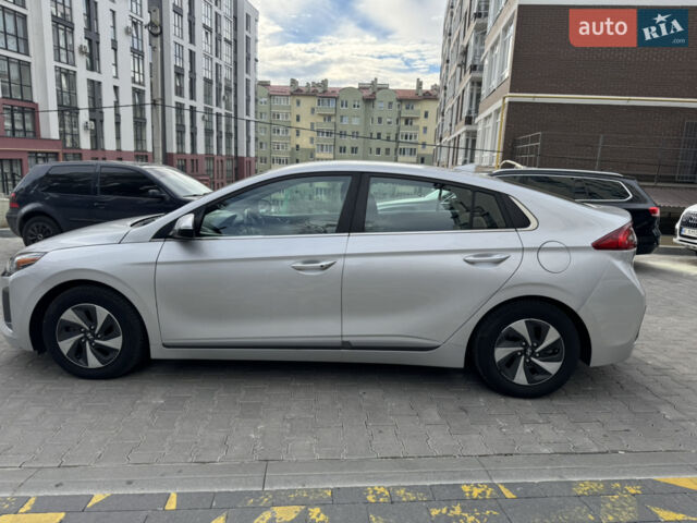 Серый Хендай Ioniq, объемом двигателя 1.58 л и пробегом 160 тыс. км за 13400 $, фото 1 на Automoto.ua