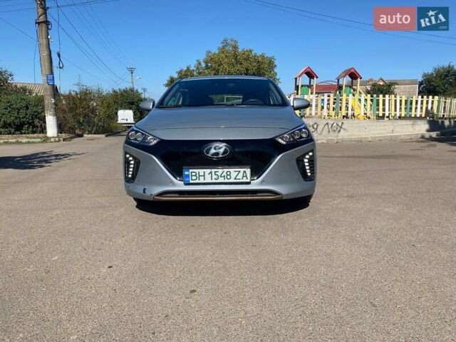 Сірий Хендай Ioniq, об'ємом двигуна 0 л та пробігом 150 тис. км за 13500 $, фото 1 на Automoto.ua
