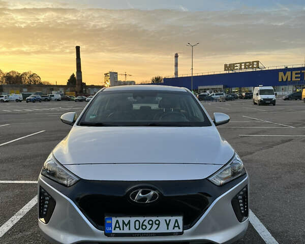 Серый Хендай Ioniq, объемом двигателя 0 л и пробегом 100 тыс. км за 13500 $, фото 1 на Automoto.ua