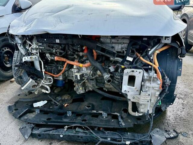 Серый Хендай Ioniq, объемом двигателя 1.6 л и пробегом 129 тыс. км за 7900 $, фото 1 на Automoto.ua