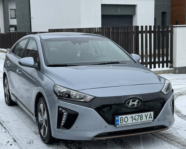 Серый Хендай Ioniq, объемом двигателя 0 л и пробегом 64 тыс. км за 16500 $, фото 1 на Automoto.ua