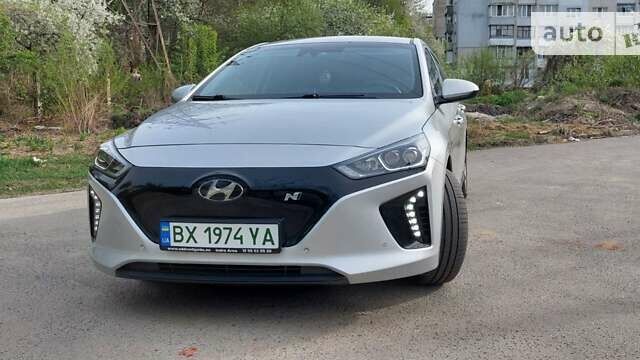 Сірий Хендай Ioniq, об'ємом двигуна 0 л та пробігом 83 тис. км за 16000 $, фото 1 на Automoto.ua