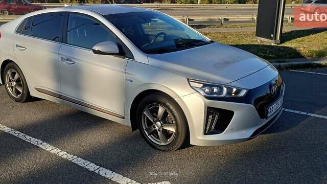 Серый Хендай Ioniq, объемом двигателя 0 л и пробегом 97 тыс. км за 14500 $, фото 1 на Automoto.ua