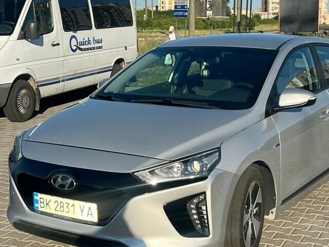 Серый Хендай Ioniq, объемом двигателя 0 л и пробегом 140 тыс. км за 13300 $, фото 1 на Automoto.ua