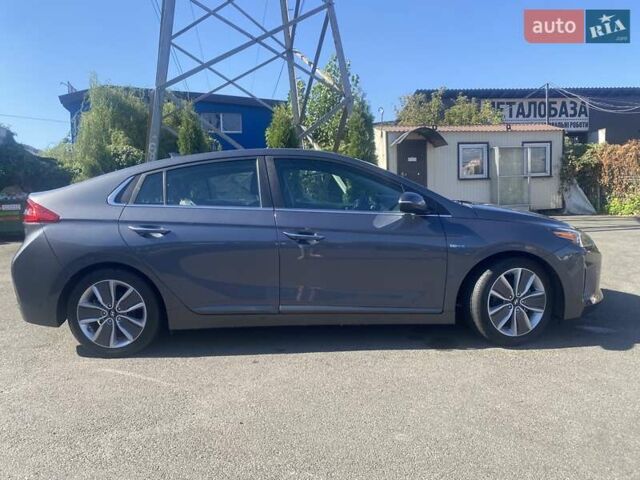 Серый Хендай Ioniq, объемом двигателя 1.58 л и пробегом 99 тыс. км за 17900 $, фото 1 на Automoto.ua