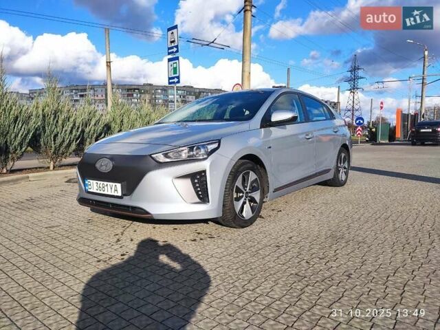 Хендай Ioniq 2018 в Полтаве на Automoto.ua Серый Хендай Ioniq, объемом двигателя 0 л и пробегом 114 тыс. км за 15100 $, фото 1 на Automoto.ua
