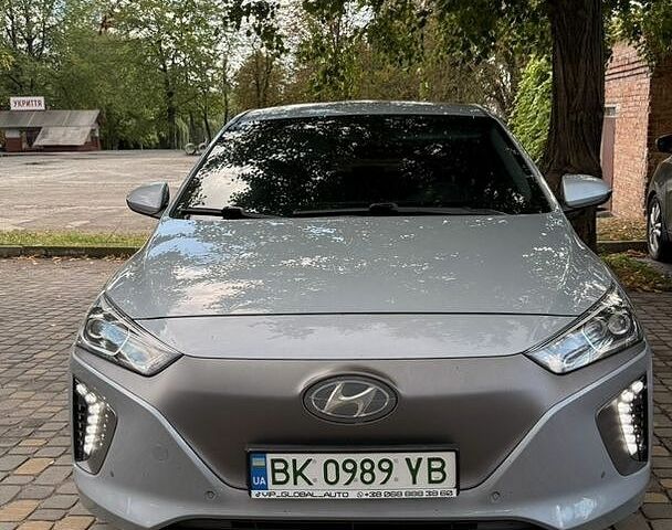 Серый Хендай Ioniq, объемом двигателя 0 л и пробегом 75 тыс. км за 14600 $, фото 1 на Automoto.ua