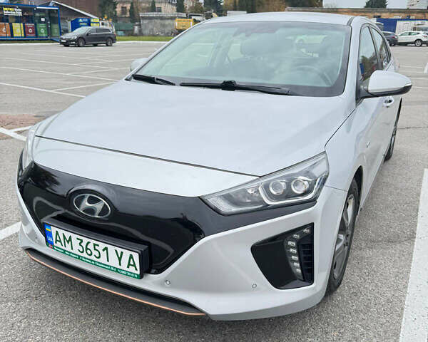 Серый Хендай Ioniq, объемом двигателя 0 л и пробегом 117 тыс. км за 13450 $, фото 1 на Automoto.ua