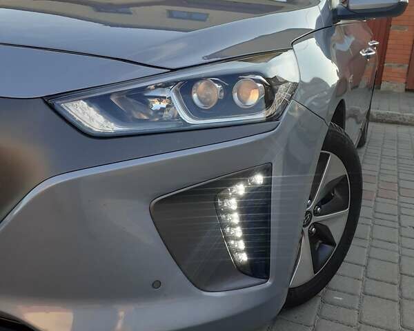 Серый Хендай Ioniq, объемом двигателя 0 л и пробегом 250 тыс. км за 12200 $, фото 1 на Automoto.ua