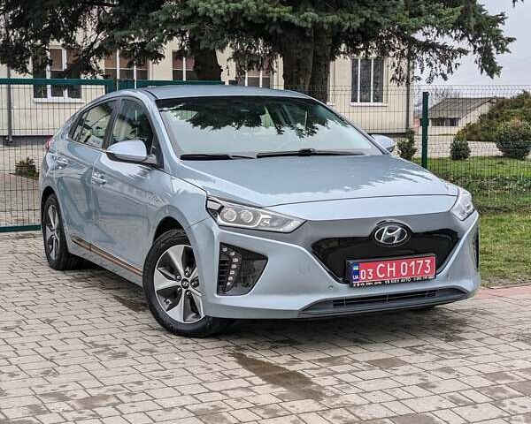 Серый Хендай Ioniq, объемом двигателя 0 л и пробегом 106 тыс. км за 13999 $, фото 1 на Automoto.ua