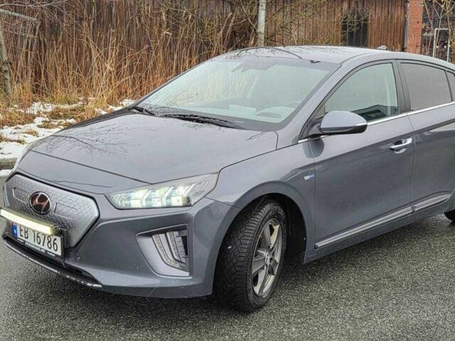 Сірий Хендай Ioniq, об'ємом двигуна 0 л та пробігом 101 тис. км за 14900 $, фото 1 на Automoto.ua