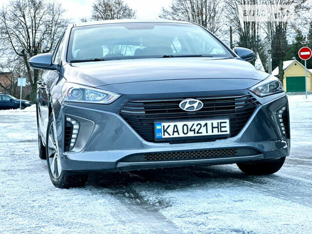 Серый Хендай Ioniq, объемом двигателя 1.6 л и пробегом 60 тыс. км за 19300 $, фото 1 на Automoto.ua