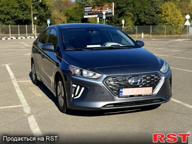 Серый Хендай Ioniq, объемом двигателя 1.6 л и пробегом 125 тыс. км за 15200 $, фото 1 на Automoto.ua