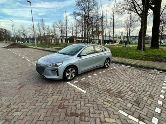 Серый Хендай Ioniq, объемом двигателя 0 л и пробегом 226 тыс. км за 9900 $, фото 1 на Automoto.ua