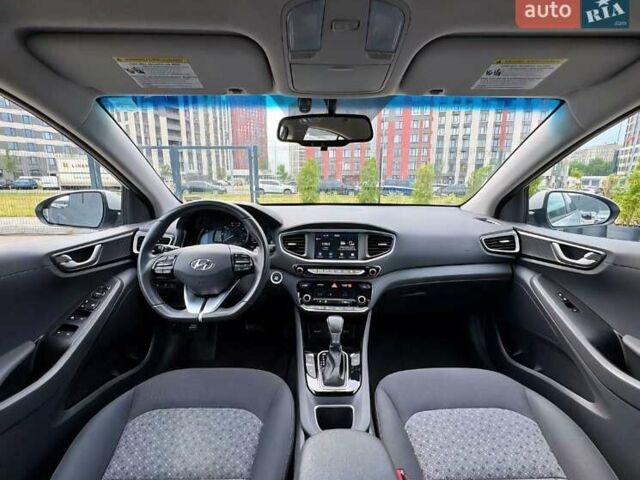 Сірий Хендай Ioniq, об'ємом двигуна 1.58 л та пробігом 80 тис. км за 17500 $, фото 1 на Automoto.ua