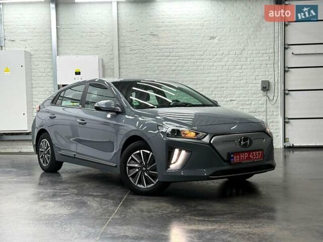 Хендай Ioniq 2021 в Луцке на Automoto.ua Серый Хендай Ioniq, объемом двигателя 0 л и пробегом 35 тыс. км за 17779 $, фото 1 на Automoto.ua