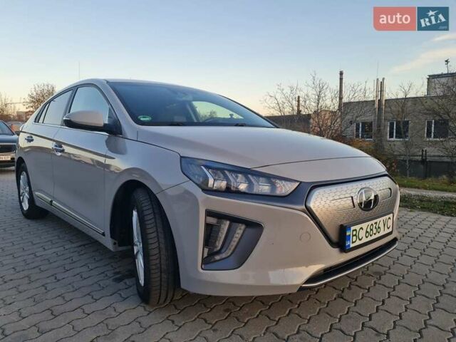 Серый Хендай Ioniq, объемом двигателя 0 л и пробегом 37 тыс. км за 16700 $, фото 1 на Automoto.ua