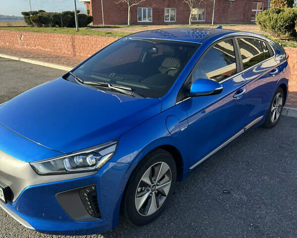 Синий Хендай Ioniq, объемом двигателя 0 л и пробегом 135 тыс. км за 11100 $, фото 1 на Automoto.ua