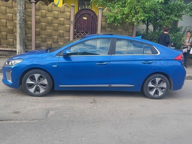Синий Хендай Ioniq, объемом двигателя 0 л и пробегом 154 тыс. км за 12990 $, фото 1 на Automoto.ua