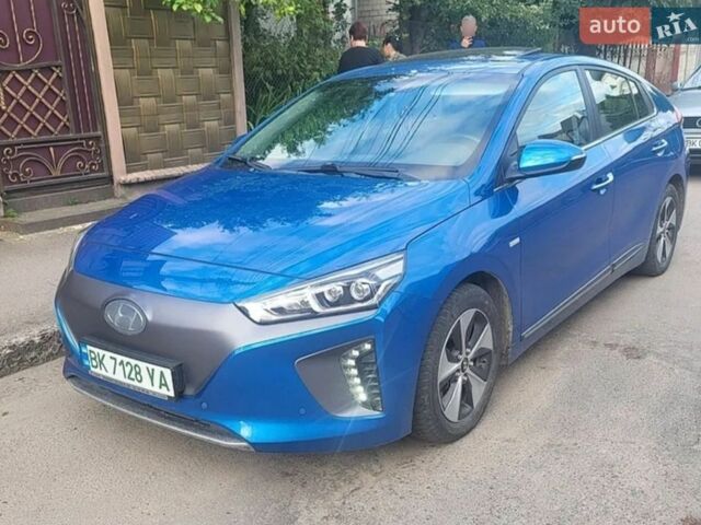 Синий Хендай Ioniq, объемом двигателя 0 л и пробегом 154 тыс. км за 13400 $, фото 1 на Automoto.ua