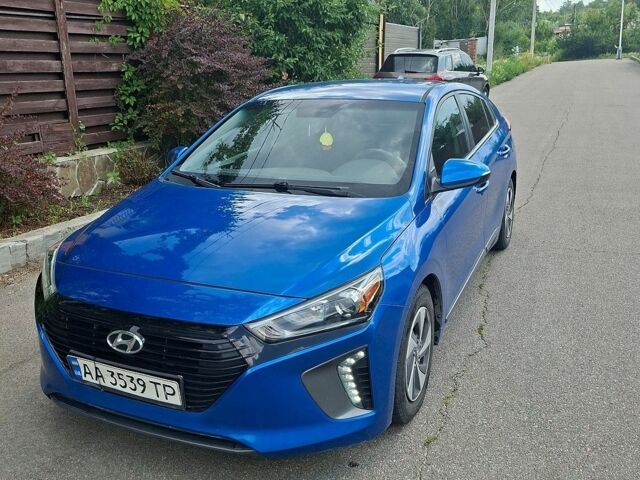 Синий Хендай Ioniq, объемом двигателя 1.58 л и пробегом 165 тыс. км за 11500 $, фото 1 на Automoto.ua