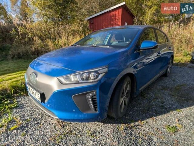 Синий Хендай Ioniq, объемом двигателя 0 л и пробегом 132 тыс. км за 13450 $, фото 1 на Automoto.ua