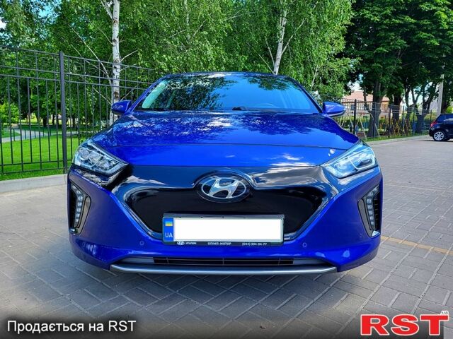 Синий Хендай Ioniq, объемом двигателя 88 л и пробегом 88 тыс. км за 14500 $, фото 1 на Automoto.ua