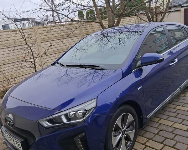 Синий Хендай Ioniq, объемом двигателя 0 л и пробегом 21 тыс. км за 13460 $, фото 1 на Automoto.ua
