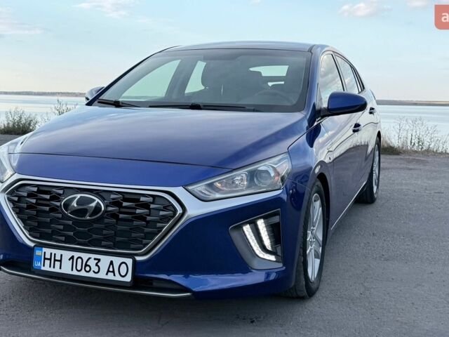 Синий Хендай Ioniq, объемом двигателя 1.6 л и пробегом 116 тыс. км за 13600 $, фото 1 на Automoto.ua