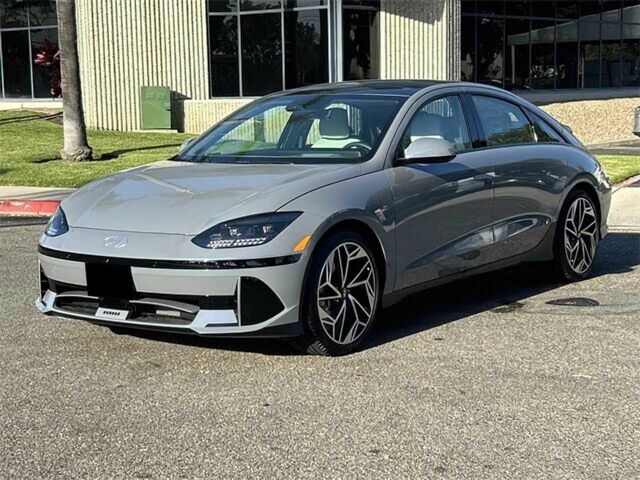 Синий Хендай Ioniq, объемом двигателя 0 л и пробегом 6 тыс. км за 18000 $, фото 1 на Automoto.ua