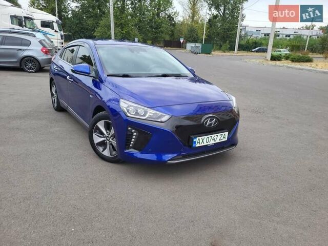 Синий Хендай Ioniq, объемом двигателя 0 л и пробегом 59 тыс. км за 14900 $, фото 1 на Automoto.ua